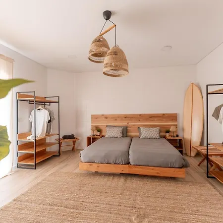 بيت خشبي Eco Surflodge Azores