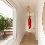 Деревянный коттедж Eco Surflodge Azores Рибейра-Гранди